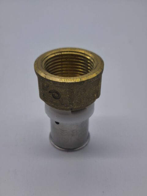 Comisa Press 20x3/4' csatlakozó BM