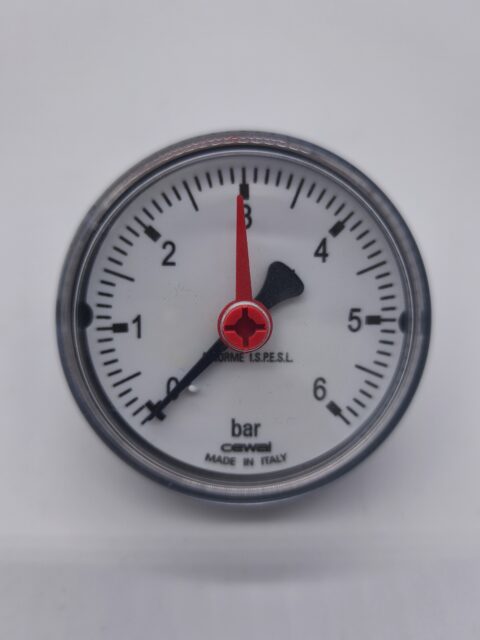 Manométer 6B 63MM hátsó + piros mutató Cewal